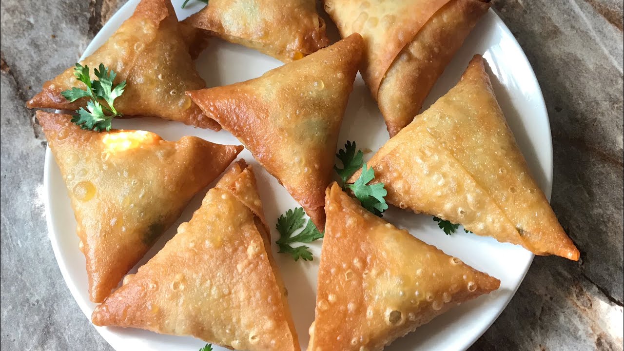 Onion Samosa (Hyderabadi Style)